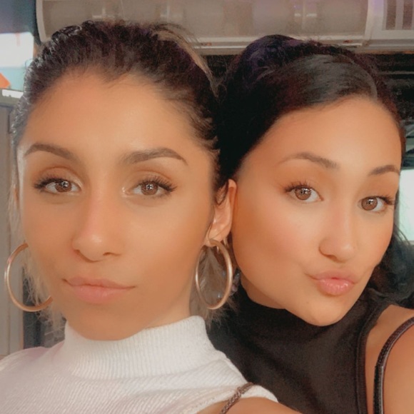 Meet your Posher, Elina - Picture 1 of 1